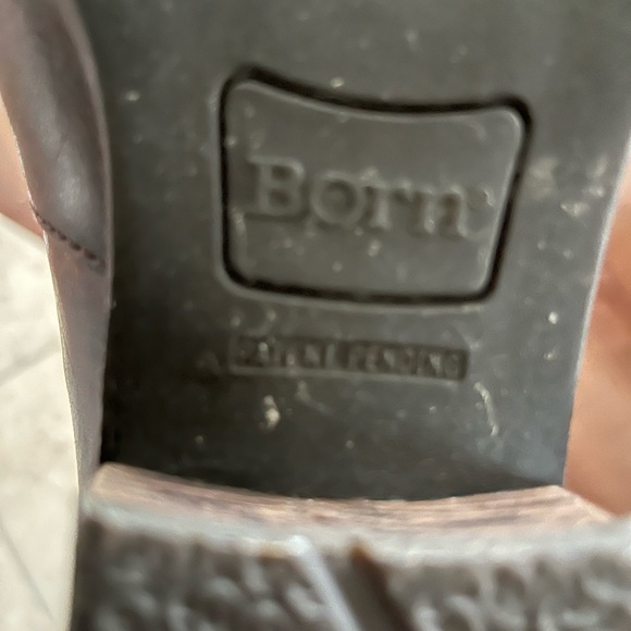 BORN Booties size 8M - Picture 4 of 4